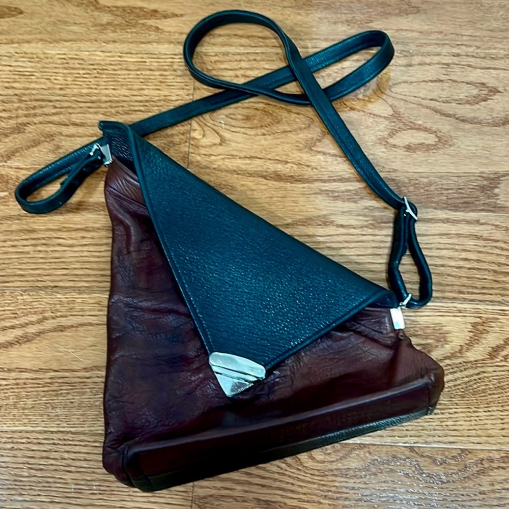 Tom Thomas Leathers Asymmetric Angle Black & Brown Crossbody Handbag Croc Emboss